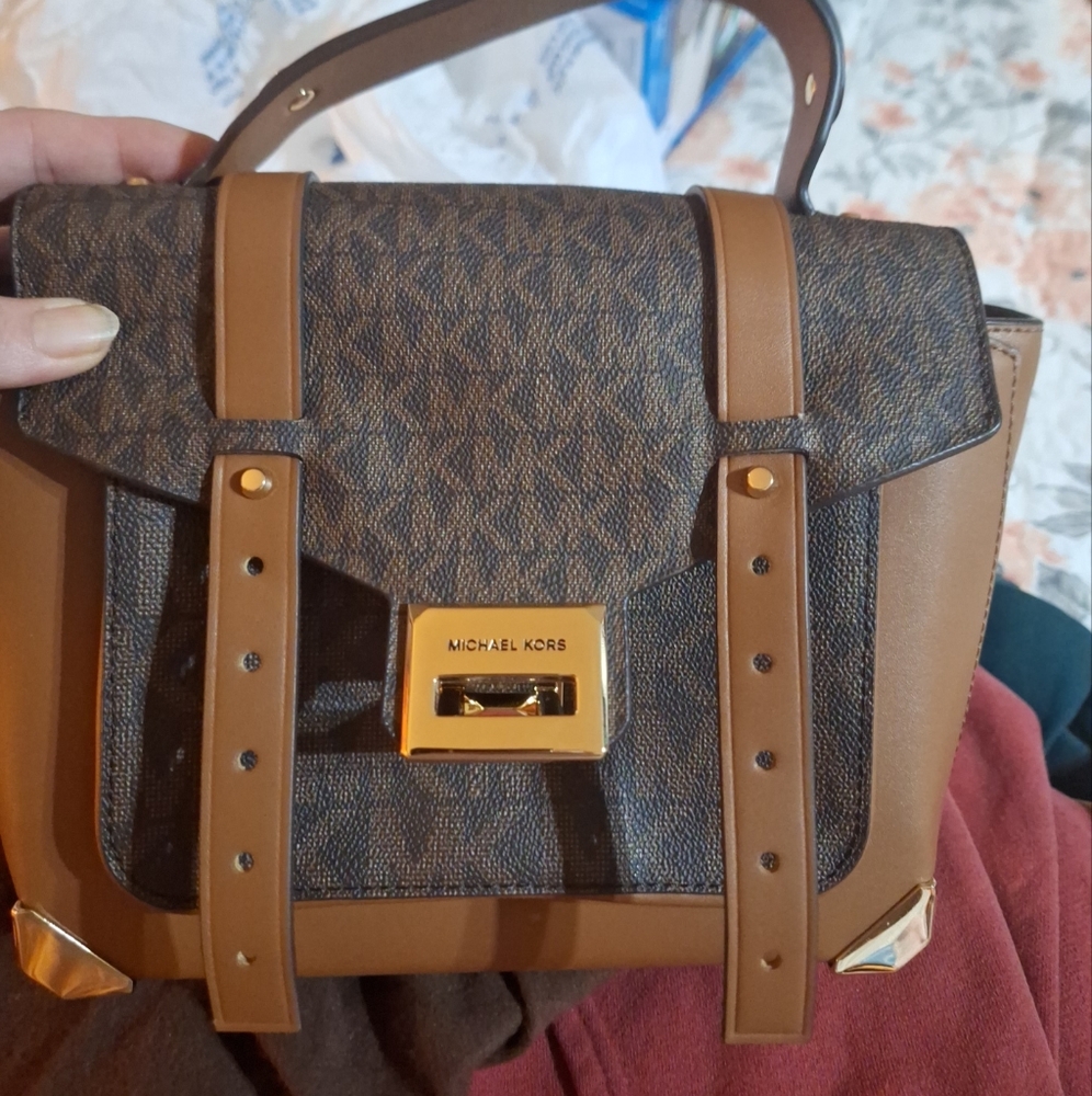 MK  Manhattan bag. Nwt